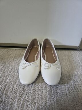 Old Navy White Bow Ballet Flats